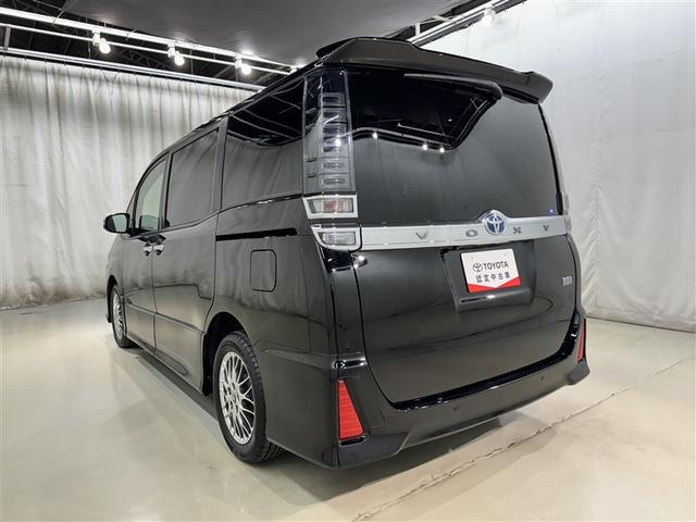 ヴォクシー ハイブリッドＺＳ　煌ＩＩＩ　衝突被害軽減システム　メモリーナビ　フルセグ　バックカメラ　ＥＴＣ　ドラレコ　ＣＤ　ミュージックプレイヤー接続可　ＤＶＤ再生　後席モニター　オートクルーズコントロール　ＬＥＤヘッドランプ　乗車定員７人（5枚目）