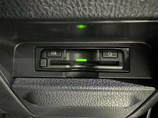 ヴォクシー ハイブリッドＺＳ　煌ＩＩＩ　衝突被害軽減システム　メモリーナビ　フルセグ　バックカメラ　ＥＴＣ　ドラレコ　ＣＤ　ミュージックプレイヤー接続可　ＤＶＤ再生　後席モニター　オートクルーズコントロール　ＬＥＤヘッドランプ　乗車定員７人（15枚目）