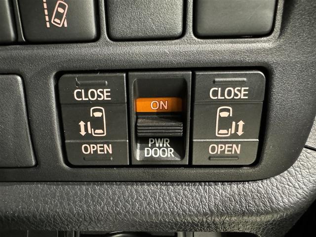 ヴォクシー ハイブリッドＺＳ　煌ＩＩＩ　衝突被害軽減システム　メモリーナビ　フルセグ　バックカメラ　ＥＴＣ　ドラレコ　ＣＤ　ミュージックプレイヤー接続可　ＤＶＤ再生　後席モニター　オートクルーズコントロール　ＬＥＤヘッドランプ　乗車定員７人（16枚目）