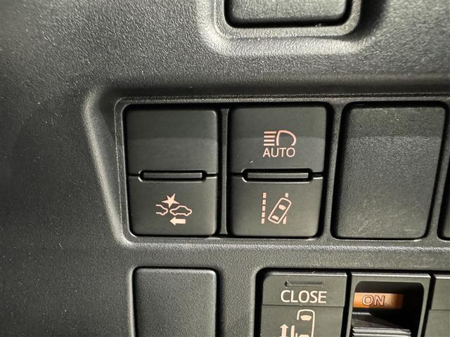 ヴォクシー ハイブリッドＺＳ　煌ＩＩＩ　衝突被害軽減システム　メモリーナビ　フルセグ　バックカメラ　ＥＴＣ　ドラレコ　ＣＤ　ミュージックプレイヤー接続可　ＤＶＤ再生　後席モニター　オートクルーズコントロール　ＬＥＤヘッドランプ　乗車定員７人（21枚目）