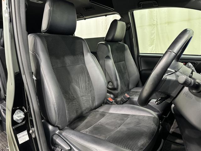 ヴォクシー ハイブリッドＺＳ　煌ＩＩＩ　衝突被害軽減システム　メモリーナビ　フルセグ　バックカメラ　ＥＴＣ　ドラレコ　ＣＤ　ミュージックプレイヤー接続可　ＤＶＤ再生　後席モニター　オートクルーズコントロール　ＬＥＤヘッドランプ　乗車定員７人（28枚目）