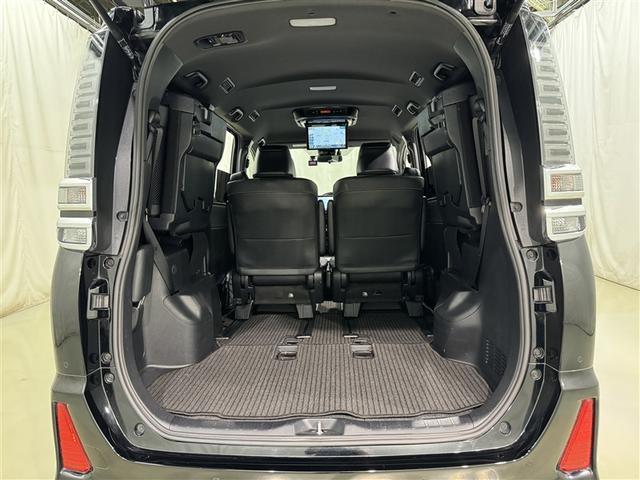 ヴォクシー ハイブリッドＺＳ　煌ＩＩＩ　衝突被害軽減システム　メモリーナビ　フルセグ　バックカメラ　ＥＴＣ　ドラレコ　ＣＤ　ミュージックプレイヤー接続可　ＤＶＤ再生　後席モニター　オートクルーズコントロール　ＬＥＤヘッドランプ　乗車定員７人（33枚目）