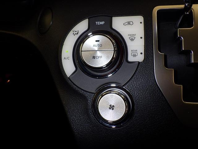 シエンタ ハイブリッドＧ　クエロ　衝突被害軽減システム　メモリーナビ　フルセグ　バックカメラ　ＥＴＣ　ドラレコ　ＣＤ　ＤＶＤ再生　オートクルーズコントロール　ＬＥＤヘッドランプ　両側電動スライド　乗車定員７人　３列シート　スマートキー（12枚目）