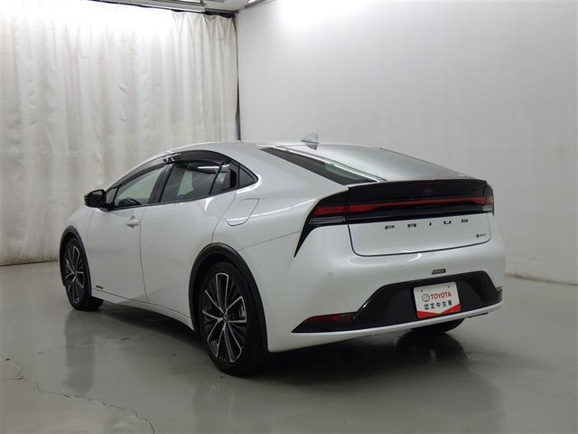 プリウス Ｚ　衝突被害軽減システム　メモリーナビ　フルセグ　バックカメラ　ＥＴＣ　ドラレコ　ミュージックプレイヤー接続可　電動シート　オートクルーズコントロール　ＬＥＤヘッドランプ　スマートキー　キーレス　４ＷＤ（6枚目）