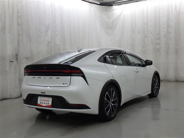 プリウス Ｚ　衝突被害軽減システム　メモリーナビ　フルセグ　バックカメラ　ＥＴＣ　ドラレコ　ミュージックプレイヤー接続可　電動シート　オートクルーズコントロール　ＬＥＤヘッドランプ　スマートキー　キーレス　４ＷＤ（7枚目）