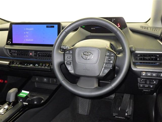 プリウス Ｚ　衝突被害軽減システム　メモリーナビ　フルセグ　バックカメラ　ＥＴＣ　ドラレコ　ミュージックプレイヤー接続可　電動シート　オートクルーズコントロール　ＬＥＤヘッドランプ　スマートキー　キーレス　４ＷＤ（9枚目）