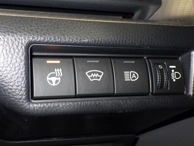 プリウス Ｚ　衝突被害軽減システム　メモリーナビ　フルセグ　バックカメラ　ＥＴＣ　ドラレコ　ミュージックプレイヤー接続可　電動シート　オートクルーズコントロール　ＬＥＤヘッドランプ　スマートキー　キーレス　４ＷＤ（17枚目）