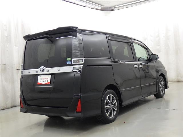 ヴォクシー ＺＳ　煌ＩＩ　衝突被害軽減システム　メモリーナビ　フルセグ　バックカメラ　ＥＴＣ　ドラレコ　ＣＤ　ミュージックプレイヤー接続可　ＤＶＤ再生　後席モニター　オートクルーズコントロール　ＬＥＤヘッドランプ　乗車定員７人（6枚目）