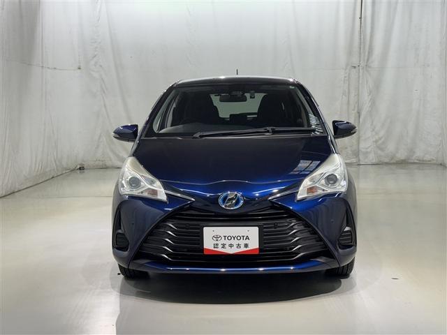 ヴィッツ ハイブリッドＦ　セーフティーエディションＩＩ　衝突被害軽減システム　メモリーナビ　ワンセグ　バックカメラ　ドラレコ　ＣＤ　ミュージックプレイヤー接続可　スマートキー　キーレス　ハイブリッド（4枚目）