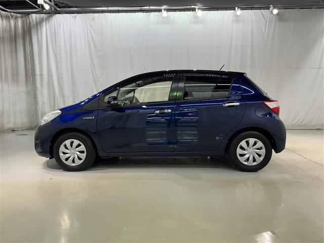 ヴィッツ ハイブリッドＦ　セーフティーエディションＩＩ　衝突被害軽減システム　メモリーナビ　ワンセグ　バックカメラ　ドラレコ　ＣＤ　ミュージックプレイヤー接続可　スマートキー　キーレス　ハイブリッド（5枚目）