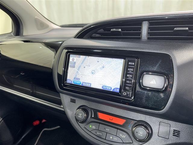 ヴィッツ ハイブリッドＦ　セーフティーエディションＩＩ　衝突被害軽減システム　メモリーナビ　ワンセグ　バックカメラ　ドラレコ　ＣＤ　ミュージックプレイヤー接続可　スマートキー　キーレス　ハイブリッド（10枚目）