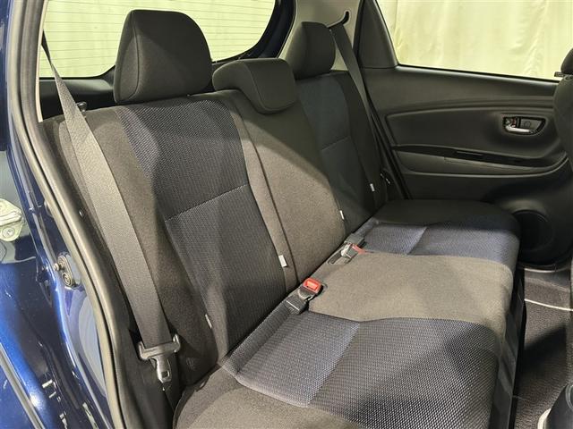 ヴィッツ ハイブリッドＦ　セーフティーエディションＩＩ　衝突被害軽減システム　メモリーナビ　ワンセグ　バックカメラ　ドラレコ　ＣＤ　ミュージックプレイヤー接続可　スマートキー　キーレス　ハイブリッド（27枚目）