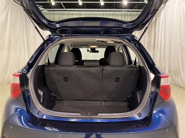 ヴィッツ ハイブリッドＦ　セーフティーエディションＩＩ　衝突被害軽減システム　メモリーナビ　ワンセグ　バックカメラ　ドラレコ　ＣＤ　ミュージックプレイヤー接続可　スマートキー　キーレス　ハイブリッド（28枚目）