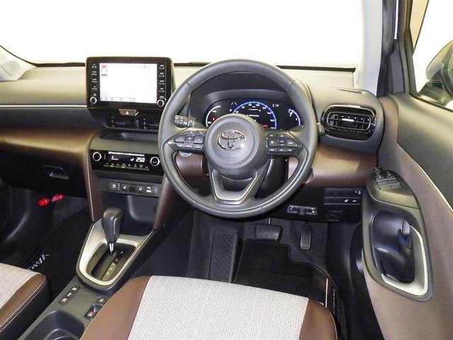 ヤリスクロス ハイブリッドZ 衝突被害軽減システム メモリーナビ フルセグ バックカメラ ETC ドラレコ ミュージックプレイヤー接続可 電動シート ハーフレザー オートクルーズコントロール LEDヘッドランプ スマートキー(9枚目)