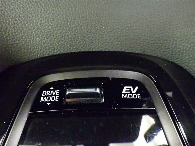 カローラツーリング ハイブリッド　ダブルバイビー　衝突被害軽減システム　メモリーナビ　フルセグ　バックカメラ　ＥＴＣ　ドラレコ　ミュージックプレイヤー接続可　オートクルーズコントロール　ＬＥＤヘッドランプ　スマートキー　キーレス　ハイブリッド（17枚目）