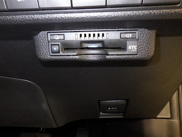 カローラツーリング ハイブリッド　ダブルバイビー　衝突被害軽減システム　メモリーナビ　フルセグ　バックカメラ　ＥＴＣ　ドラレコ　ミュージックプレイヤー接続可　オートクルーズコントロール　ＬＥＤヘッドランプ　スマートキー　キーレス　ハイブリッド（21枚目）