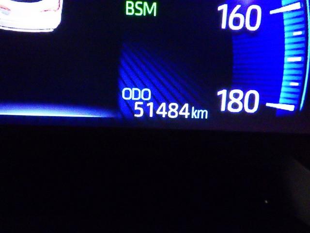 カローラツーリング ハイブリッド　ダブルバイビー　衝突被害軽減システム　メモリーナビ　フルセグ　バックカメラ　ＥＴＣ　ドラレコ　ミュージックプレイヤー接続可　オートクルーズコントロール　ＬＥＤヘッドランプ　スマートキー　キーレス　ハイブリッド（29枚目）