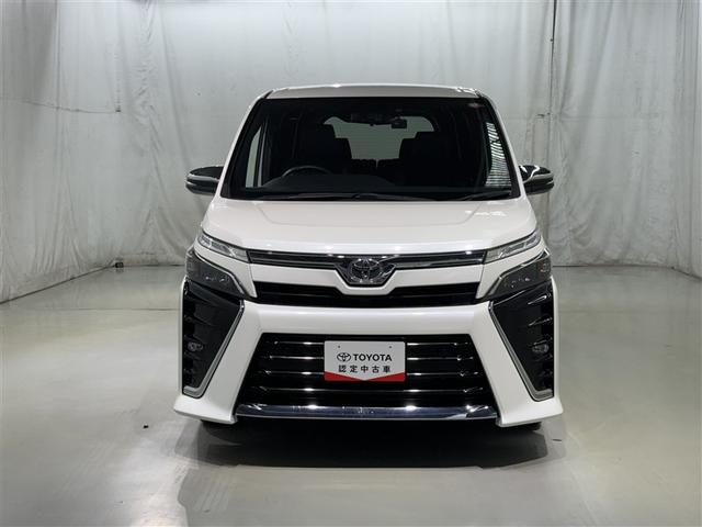 ヴォクシー ＺＳ　煌ＩＩＩ　衝突被害軽減システム　メモリーナビ　フルセグ　バックカメラ　ＥＴＣ　ドラレコ　ＣＤ　ミュージックプレイヤー接続可　ＤＶＤ再生　後席モニター　オートクルーズコントロール　ＬＥＤヘッドランプ　乗車定員７人（4枚目）