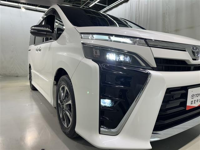 ヴォクシー ＺＳ　煌ＩＩＩ　衝突被害軽減システム　メモリーナビ　フルセグ　バックカメラ　ＥＴＣ　ドラレコ　ＣＤ　ミュージックプレイヤー接続可　ＤＶＤ再生　後席モニター　オートクルーズコントロール　ＬＥＤヘッドランプ　乗車定員７人（8枚目）