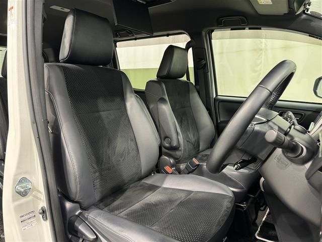 ヴォクシー ＺＳ　煌ＩＩＩ　衝突被害軽減システム　メモリーナビ　フルセグ　バックカメラ　ＥＴＣ　ドラレコ　ＣＤ　ミュージックプレイヤー接続可　ＤＶＤ再生　後席モニター　オートクルーズコントロール　ＬＥＤヘッドランプ　乗車定員７人（29枚目）