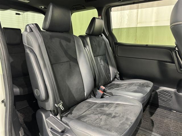 ヴォクシー ＺＳ　煌ＩＩＩ　衝突被害軽減システム　メモリーナビ　フルセグ　バックカメラ　ＥＴＣ　ドラレコ　ＣＤ　ミュージックプレイヤー接続可　ＤＶＤ再生　後席モニター　オートクルーズコントロール　ＬＥＤヘッドランプ　乗車定員７人（30枚目）