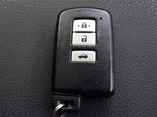 �X�}�[�g�L�[���|�P�b�g��o�b�O�Ɍg�т��Ă���΁A�L�[�����o�����ƂȂ��h�A�n���h������������A�h�A�n���h���̃Z���T�[�ɐG��邾���Ŏ{���ł��܂��B