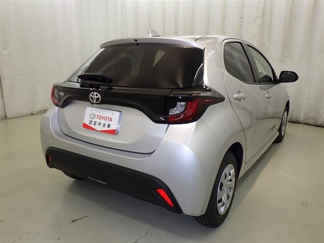 ヤリス Ｘ　衝突被害軽減システム　メモリーナビ　バックカメラ　ＥＴＣ　ドラレコ　ミュージックプレイヤー接続可　スマートキー　キーレス（7枚目）