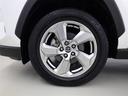 純正アルミホイールが車の雰囲気を引き立てますね！