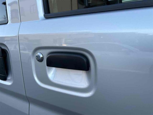 スクラム ＰＣ　ワンオーナー　軽バン　ＭＴ　衝突被害軽減システム　クリアランスソナー　レーンアシスト　ＥＴＣ　ナビ　ＴＶ　バックカメラ　両側スライドドア　キーレスエントリー　電動格納ミラー　オートライト　ＥＳＣ（15枚目）