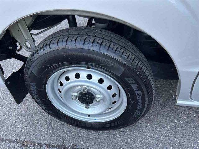 スクラム ＰＣ　ワンオーナー　軽バン　ＭＴ　衝突被害軽減システム　クリアランスソナー　レーンアシスト　ＥＴＣ　ナビ　ＴＶ　バックカメラ　両側スライドドア　キーレスエントリー　電動格納ミラー　オートライト　ＥＳＣ（17枚目）