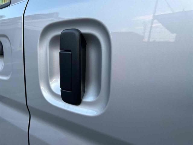 スクラム ＰＣ　ワンオーナー　軽バン　ＭＴ　衝突被害軽減システム　クリアランスソナー　レーンアシスト　ＥＴＣ　ナビ　ＴＶ　バックカメラ　両側スライドドア　キーレスエントリー　電動格納ミラー　オートライト　ＥＳＣ（31枚目）