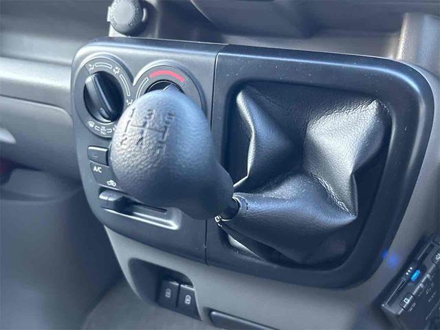 スクラム ＰＣ　ワンオーナー　軽バン　ＭＴ　衝突被害軽減システム　クリアランスソナー　レーンアシスト　ＥＴＣ　ナビ　ＴＶ　バックカメラ　両側スライドドア　キーレスエントリー　電動格納ミラー　オートライト　ＥＳＣ（43枚目）