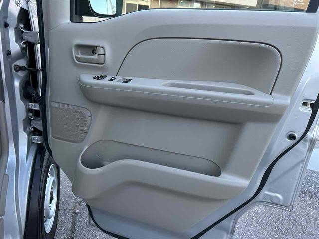 スクラム ＰＣ　ワンオーナー　軽バン　ＭＴ　衝突被害軽減システム　クリアランスソナー　レーンアシスト　ＥＴＣ　ナビ　ＴＶ　バックカメラ　両側スライドドア　キーレスエントリー　電動格納ミラー　オートライト　ＥＳＣ（60枚目）