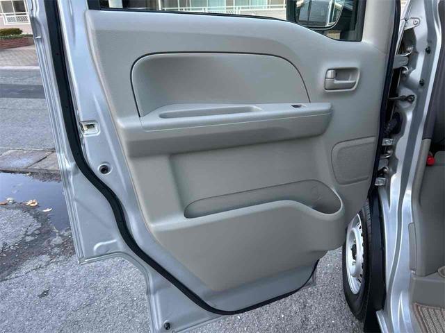 スクラム ＰＣ　ワンオーナー　軽バン　ＭＴ　衝突被害軽減システム　クリアランスソナー　レーンアシスト　ＥＴＣ　ナビ　ＴＶ　バックカメラ　両側スライドドア　キーレスエントリー　電動格納ミラー　オートライト　ＥＳＣ（66枚目）