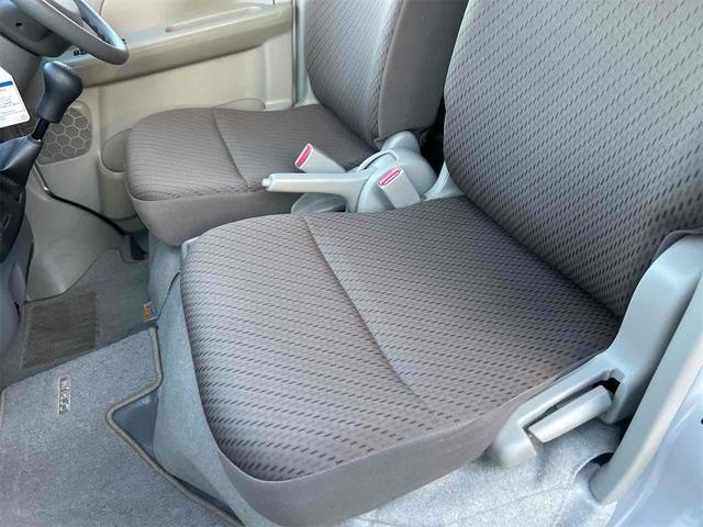 スクラム ＰＣ　ワンオーナー　軽バン　ＭＴ　衝突被害軽減システム　クリアランスソナー　レーンアシスト　ＥＴＣ　ナビ　ＴＶ　バックカメラ　両側スライドドア　キーレスエントリー　電動格納ミラー　オートライト　ＥＳＣ（69枚目）