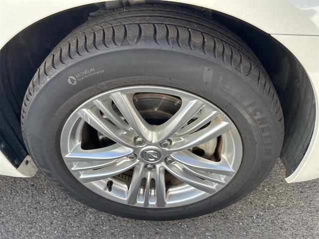 スカイライン ２５０ＧＴ　ＦＯＵＲ　純正ＴＶナビ　サイド／バックカメラ　ＥＴＣ　プッシュスタート　ハーフレザーシート　パワーシート　ＡＴ　ステアリングスイッチ　パール（13枚目）