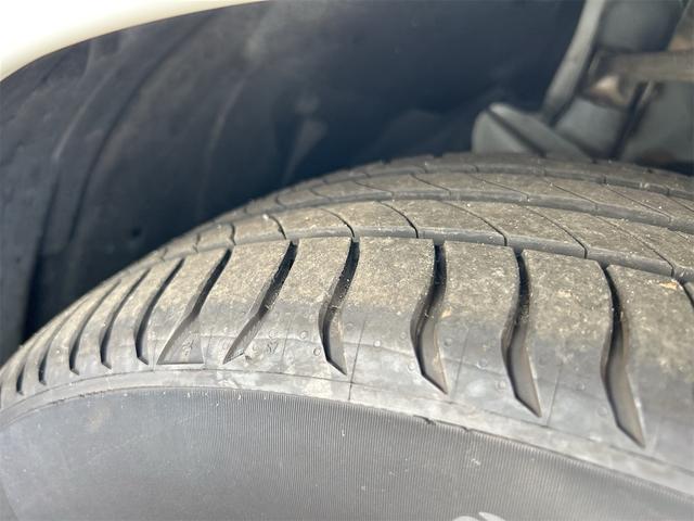 スカイライン ２５０ＧＴ　ＦＯＵＲ　純正ＴＶナビ　サイド／バックカメラ　ＥＴＣ　プッシュスタート　ハーフレザーシート　パワーシート　ＡＴ　ステアリングスイッチ　パール（14枚目）