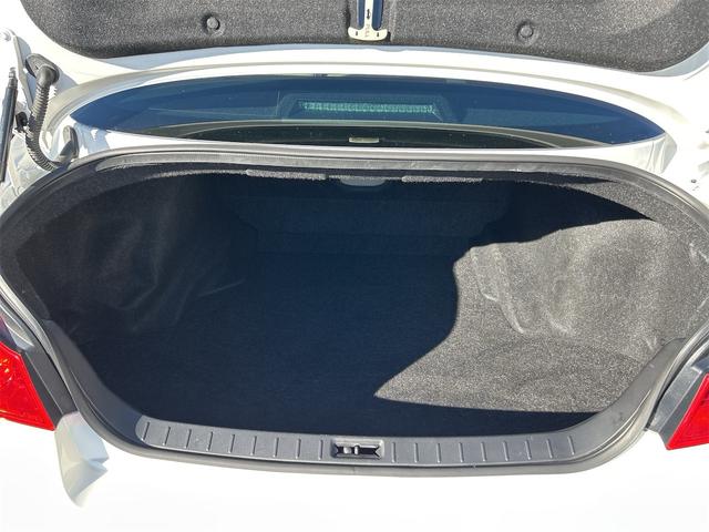 スカイライン ２５０ＧＴ　ＦＯＵＲ　純正ＴＶナビ　サイド／バックカメラ　ＥＴＣ　プッシュスタート　ハーフレザーシート　パワーシート　ＡＴ　ステアリングスイッチ　パール（28枚目）