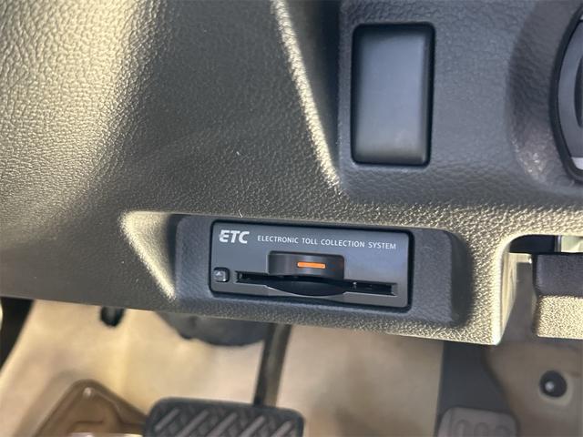 スカイライン ２５０ＧＴ　ＦＯＵＲ　純正ＴＶナビ　サイド／バックカメラ　ＥＴＣ　プッシュスタート　ハーフレザーシート　パワーシート　ＡＴ　ステアリングスイッチ　パール（60枚目）