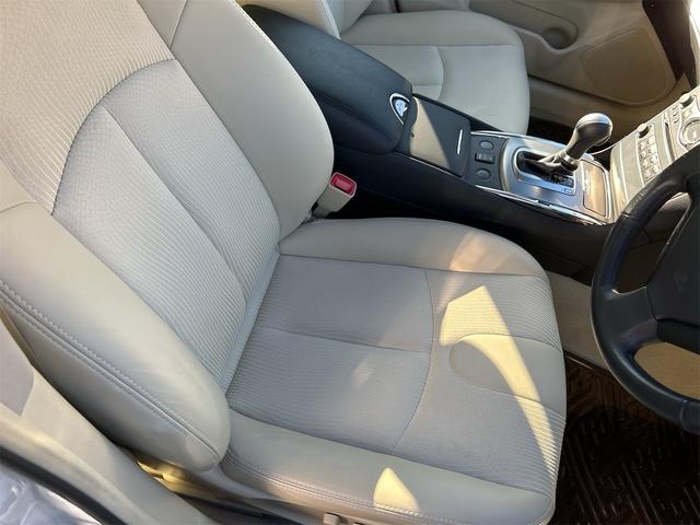 スカイライン ２５０ＧＴ　ＦＯＵＲ　純正ＴＶナビ　サイド／バックカメラ　ＥＴＣ　プッシュスタート　ハーフレザーシート　パワーシート　ＡＴ　ステアリングスイッチ　パール（62枚目）