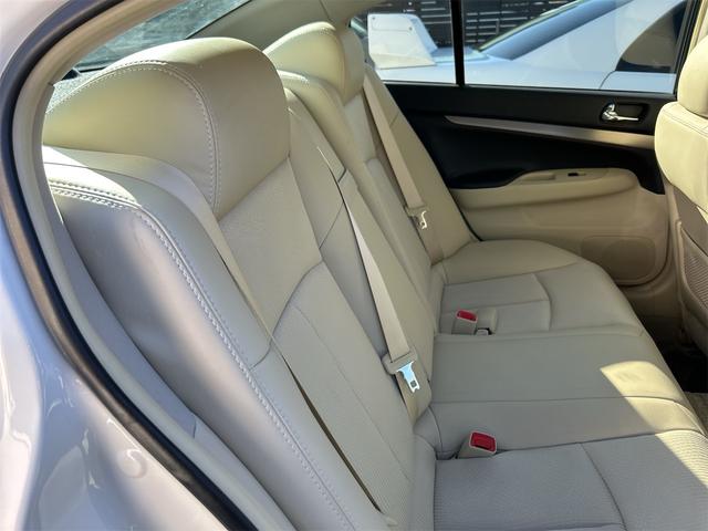 スカイライン ２５０ＧＴ　ＦＯＵＲ　純正ＴＶナビ　サイド／バックカメラ　ＥＴＣ　プッシュスタート　ハーフレザーシート　パワーシート　ＡＴ　ステアリングスイッチ　パール（66枚目）