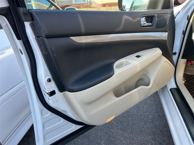 スカイライン ２５０ＧＴ　ＦＯＵＲ　純正ＴＶナビ　サイド／バックカメラ　ＥＴＣ　プッシュスタート　ハーフレザーシート　パワーシート　ＡＴ　ステアリングスイッチ　パール（72枚目）