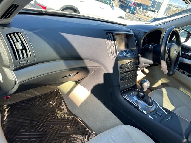 スカイライン ２５０ＧＴ　ＦＯＵＲ　純正ＴＶナビ　サイド／バックカメラ　ＥＴＣ　プッシュスタート　ハーフレザーシート　パワーシート　ＡＴ　ステアリングスイッチ　パール（76枚目）