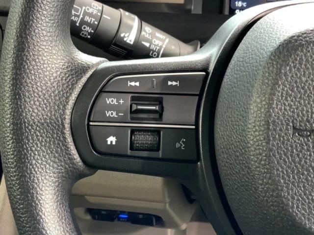 Ｎ－ＢＯＸジョイ ベースグレード　ＨｏｎｄａＳＥＮＳＩＮＧ２ト－ン新車保証　Ｂカメラ　フルセグＴＶ　両側電動ドア　ＬＥＤライト　前席シートヒーター　クルーズコントロール　エアバッグ　キーレス　ベンチシート　横滑り防止機能　スマートキー（9枚目）