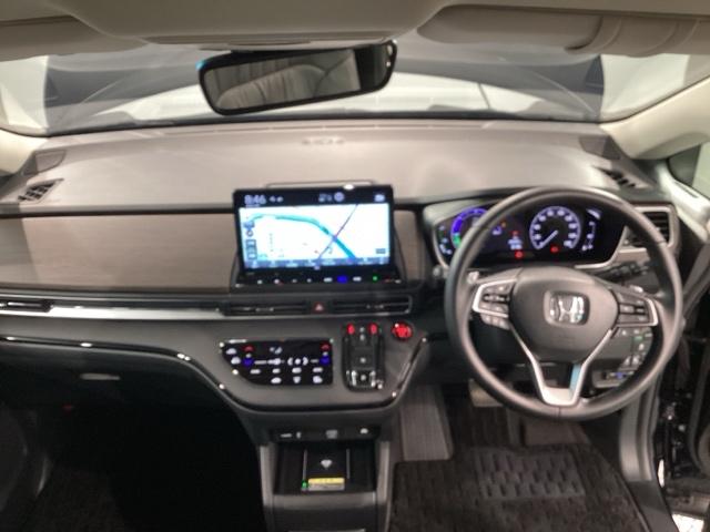 オデッセイハイブリッド ｅ：ＨＥＶアブソルート・ＥＸ　ＨｏｎｄａＳＥＮＳＩＮＧ革シ－ト新車保証　ワンオーナー　黒革シート　両側パワースライドドア　フルセグ　禁煙　クルコン　シ－トヒ－タ－　エアバック　サイドカーテンエアバック　パワ－シ－ト　ＡＢＳ　ＤＶＤ（8枚目）