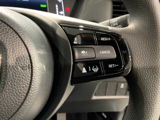 フィット ｅ：ＨＥＶベーシック　ＨｏｎｄａＳＥＮＳＩＮＧ新車保証試乗禁煙車　追突軽減ブレーキ　ワンオーナー車　フルセグＴＶ　カーテンエアバック　Ｒカメ　ＬＥＤ　パワーウインドウ　スマキー　横滑り防止　オートエアコン　ＥＴＣ車載器（10枚目）