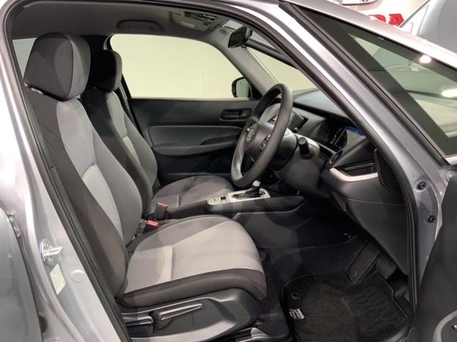 フィット ｅ：ＨＥＶベーシック　ＨｏｎｄａＳＥＮＳＩＮＧ新車保証試乗禁煙車　追突軽減ブレーキ　ワンオーナー車　フルセグＴＶ　カーテンエアバック　Ｒカメ　ＬＥＤ　パワーウインドウ　スマキー　横滑り防止　オートエアコン　ＥＴＣ車載器（16枚目）