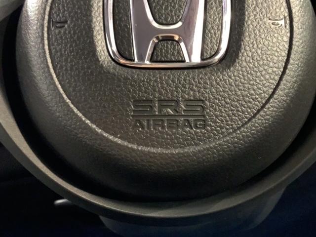 フィット ｅ：ＨＥＶベーシック　ＨｏｎｄａＳＥＮＳＩＮＧ新車保証試乗禁煙車　追突軽減ブレーキ　ワンオーナー車　フルセグＴＶ　カーテンエアバック　Ｒカメ　ＬＥＤ　パワーウインドウ　スマキー　横滑り防止　オートエアコン　ＥＴＣ車載器（21枚目）
