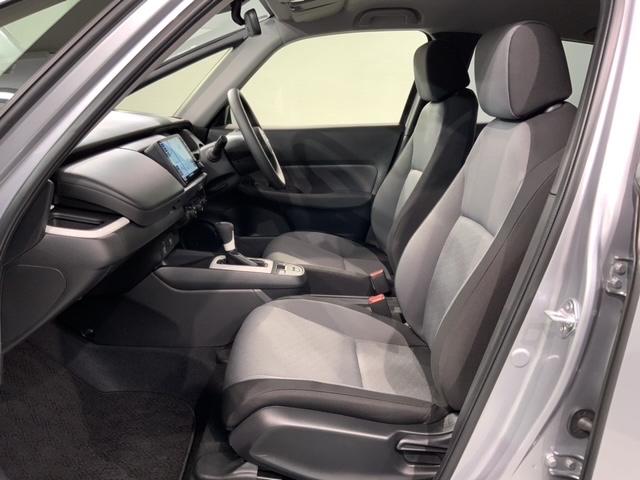 フィット ｅ：ＨＥＶベーシック　ＨｏｎｄａＳＥＮＳＩＮＧ新車保証試乗禁煙車　追突軽減ブレーキ　ワンオーナー車　フルセグＴＶ　カーテンエアバック　Ｒカメ　ＬＥＤ　パワーウインドウ　スマキー　横滑り防止　オートエアコン　ＥＴＣ車載器（29枚目）
