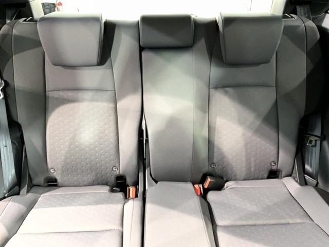 フィット ｅ：ＨＥＶベーシック　ＨｏｎｄａＳＥＮＳＩＮＧ新車保証試乗禁煙車　追突軽減ブレーキ　ワンオーナー車　フルセグＴＶ　カーテンエアバック　Ｒカメ　ＬＥＤ　パワーウインドウ　スマキー　横滑り防止　オートエアコン　ＥＴＣ車載器（31枚目）
